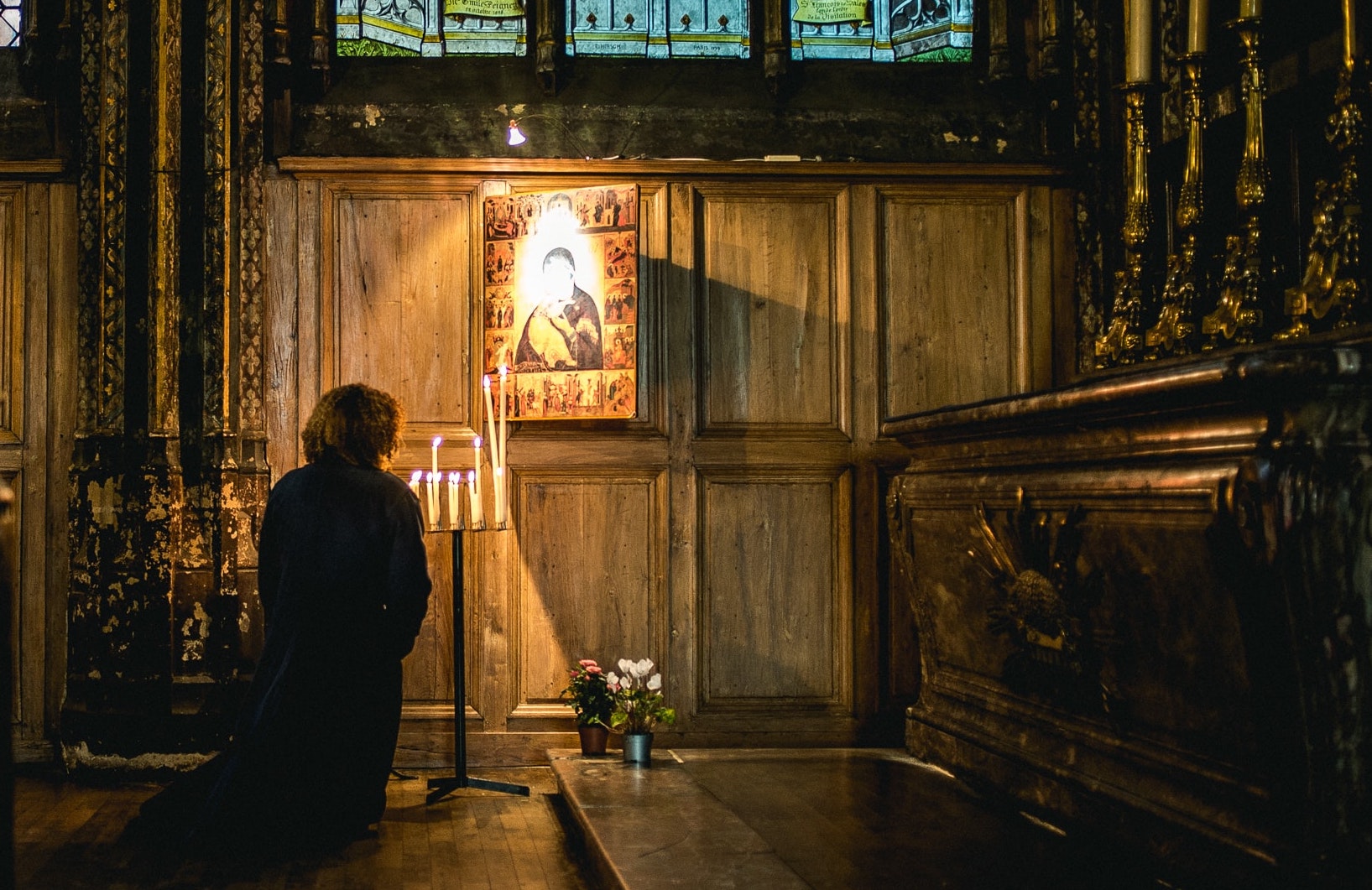 woman praying